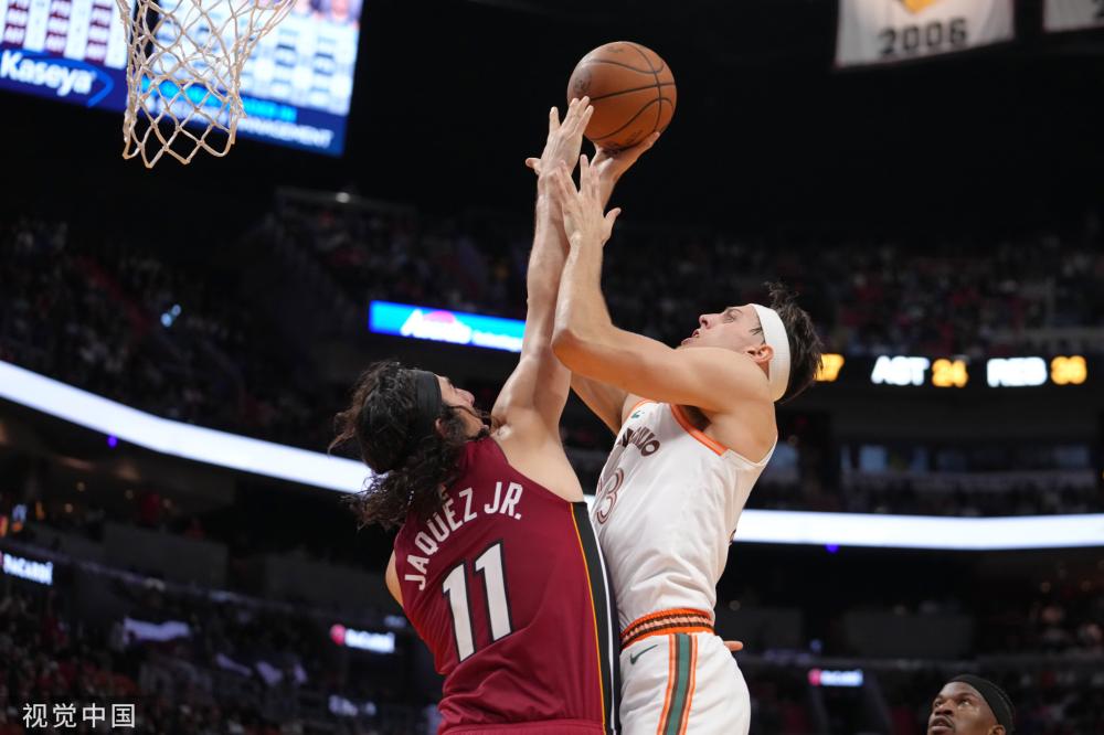 对手交手时 对手交手时