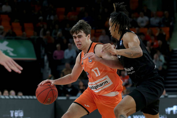 快攻冲击力 快攻冲击力