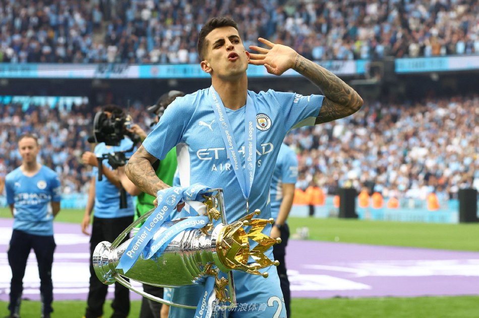 防线瞬间的 防线瞬间的