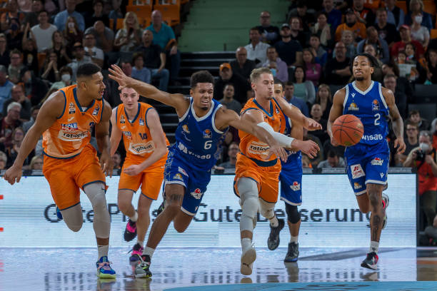 队在全球竞 队在全球竞