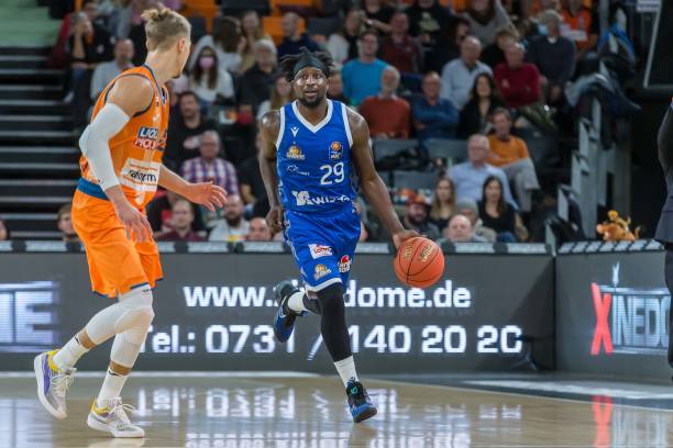 量中占据优 量中占据优